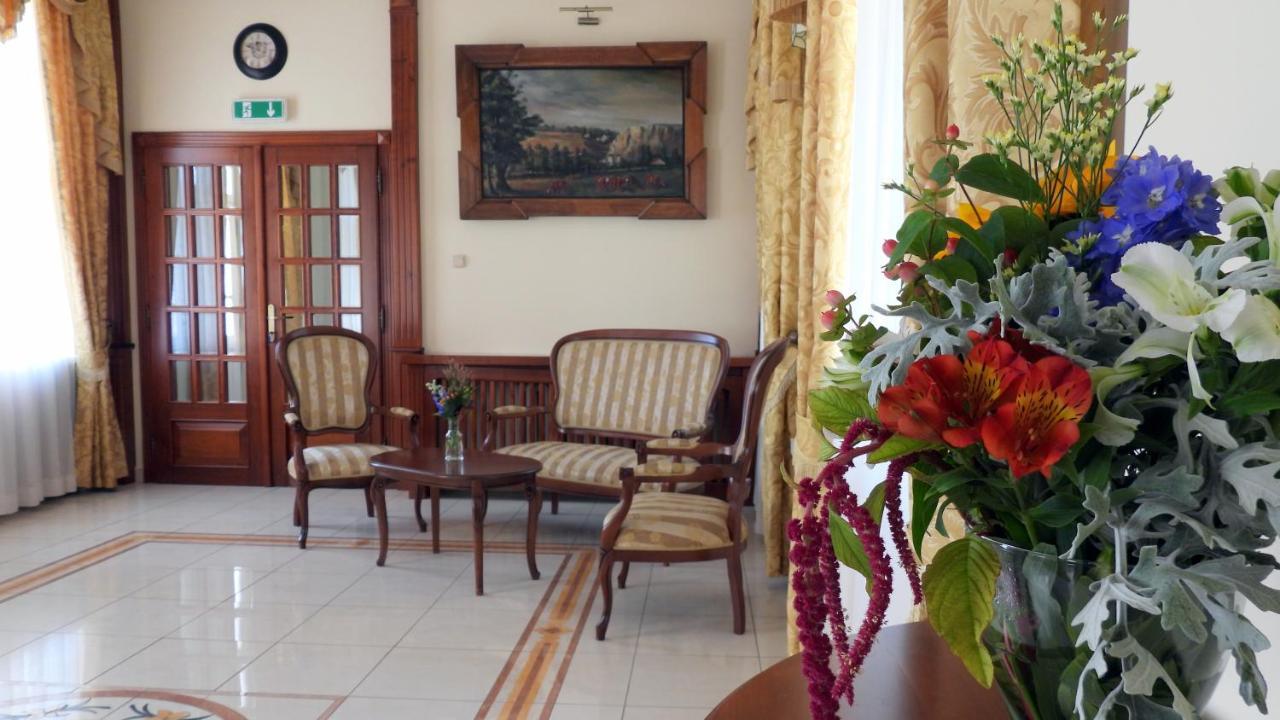 Pokoje Goscinne Palac W Balicach Instytut Zootechniki Pib Balice Ngoại thất bức ảnh