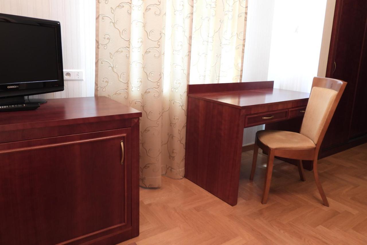Pokoje Goscinne Palac W Balicach Instytut Zootechniki Pib Balice Ngoại thất bức ảnh